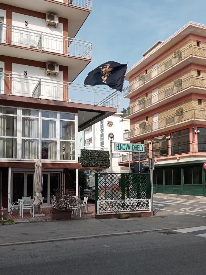 Hotel Nova Dhely Rimini Exterior foto