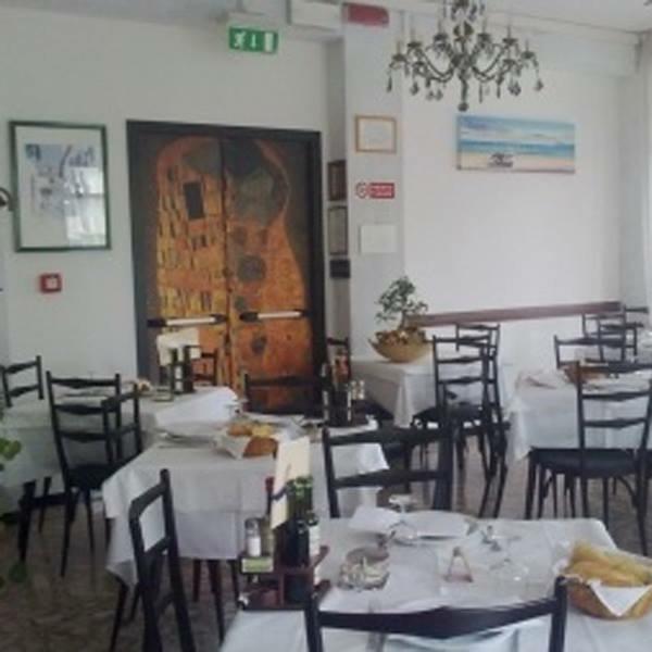 Hotel Nova Dhely Rimini Exterior foto